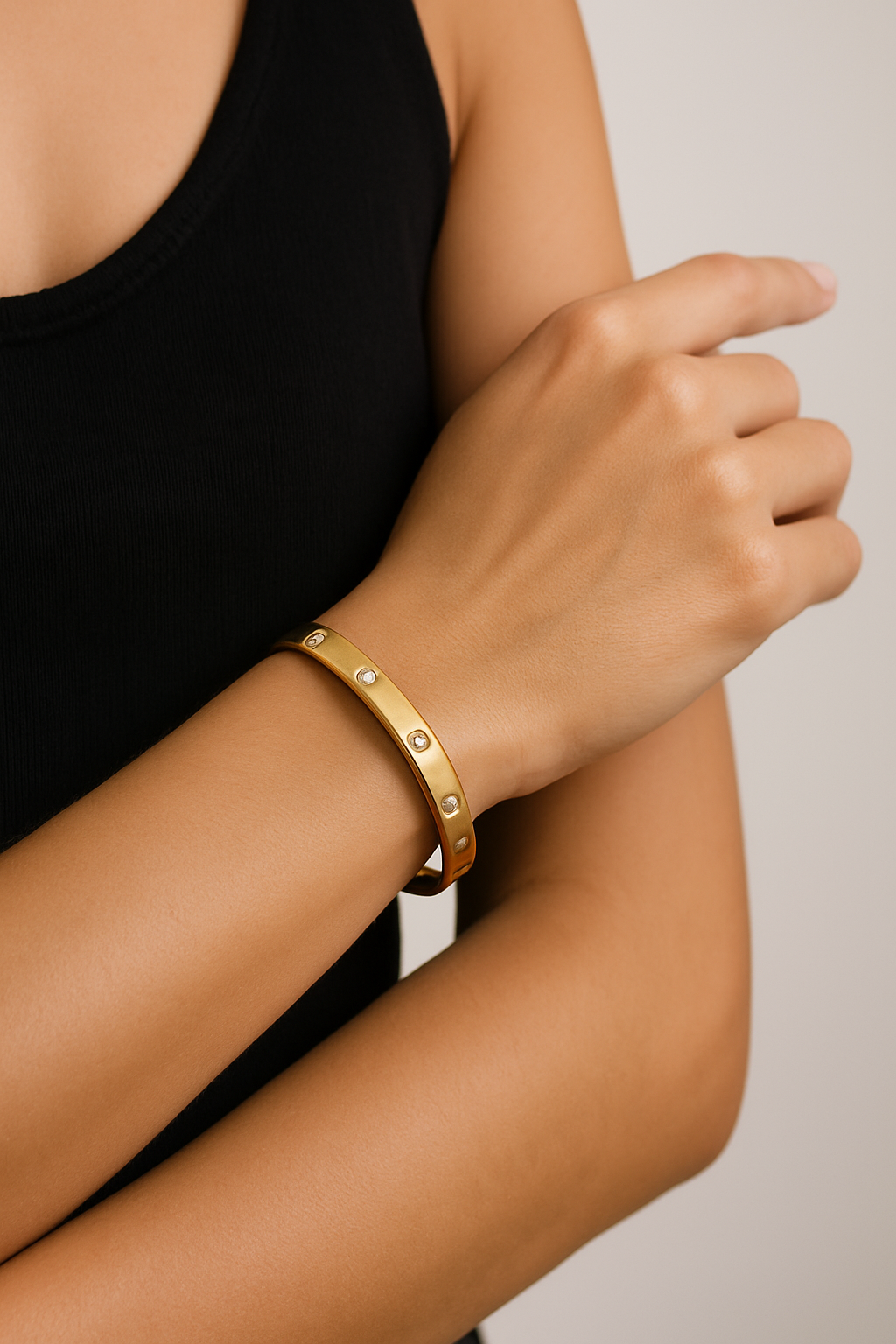 Halo Bezel-Set Bangle – Gold Finish