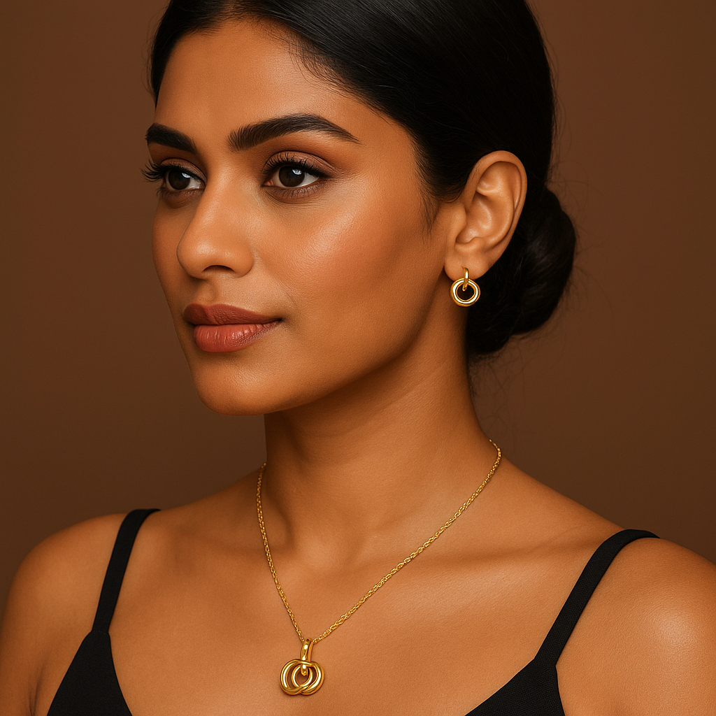 Golden Harmony Interlocked Circle Jewelry Set