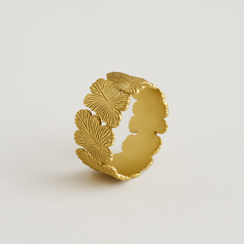 Fern Whisper Ring – Gold Leaf Band