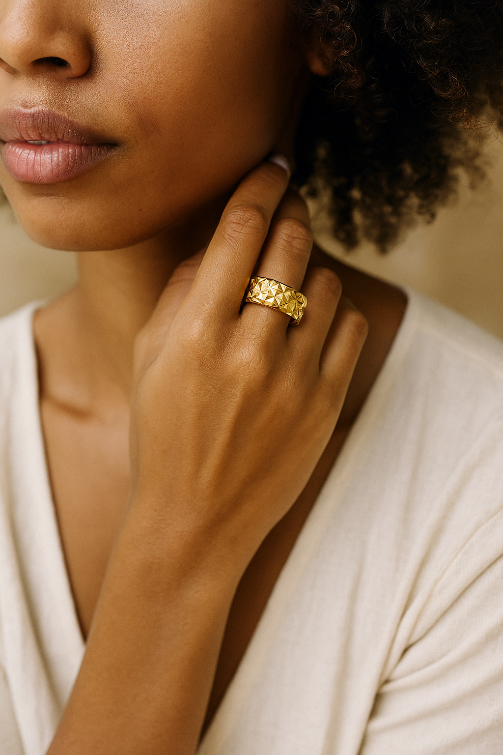 Pyramid Gleam Band Ring