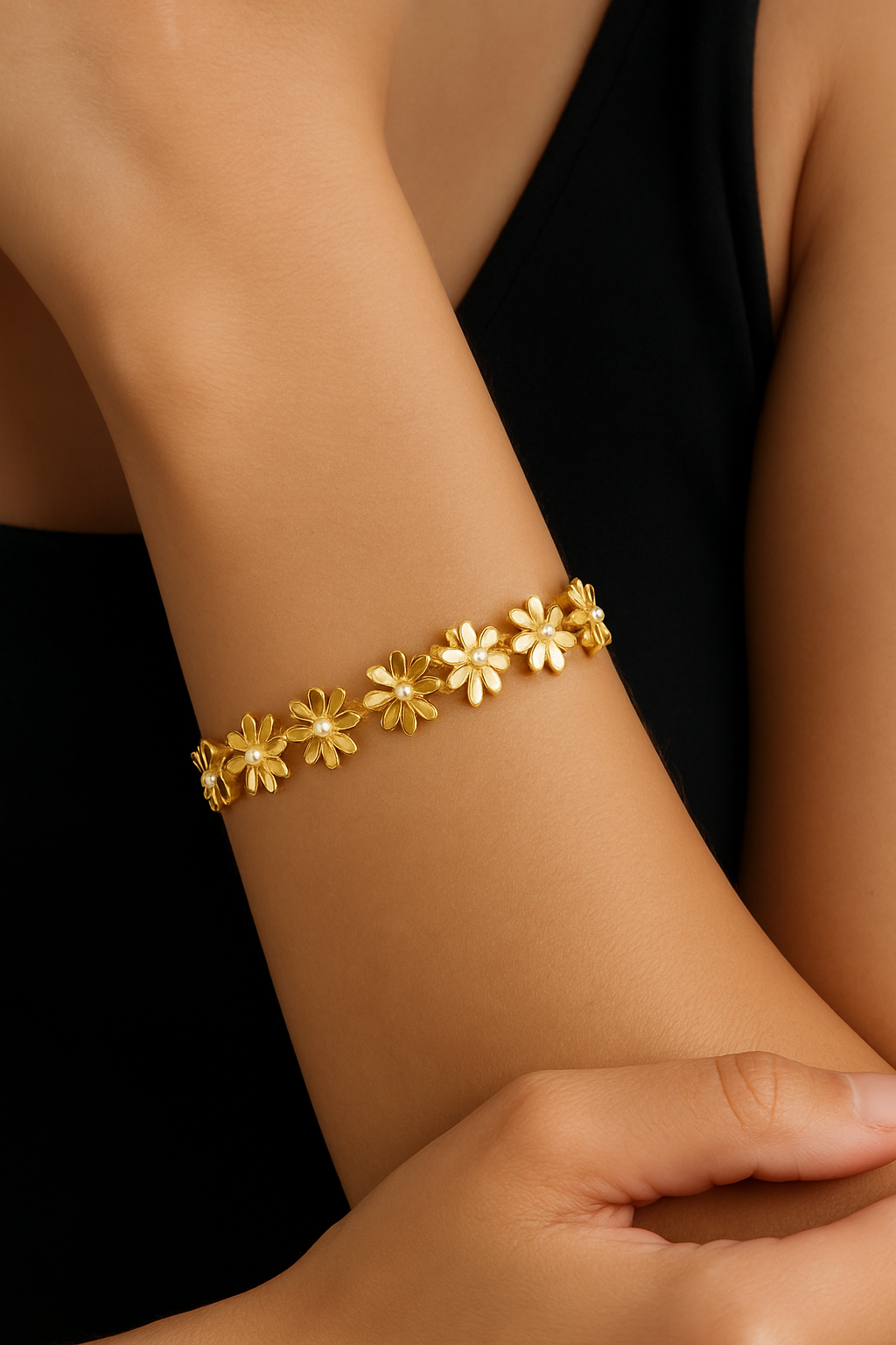 Daisy Bloom Bracelet – Gold Finish